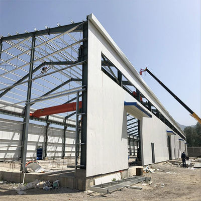 Impianti in acciaio prefabbricati a larga lunghezza