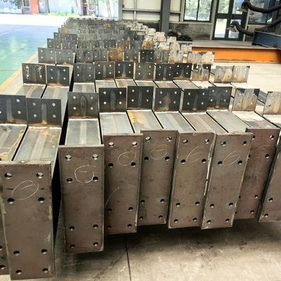Materiale in acciaio verniciato / galvanizzato per la progettazione di connessioni di bulloni per tetto e pareti